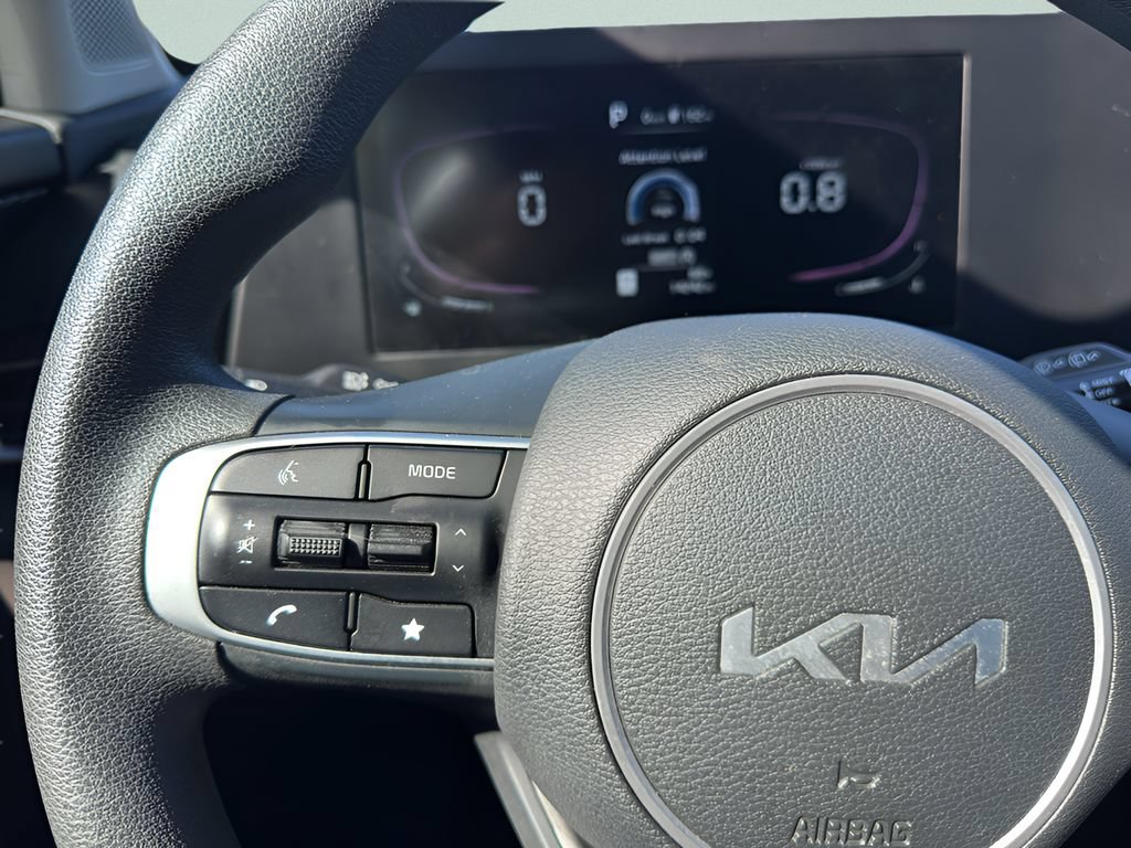 Used 2023 Kia Sportage LX AWD/4WD image 16