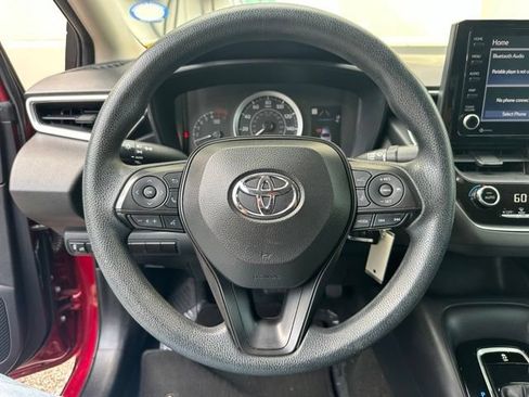 Used 2022 Toyota Corolla LE FWD image 19