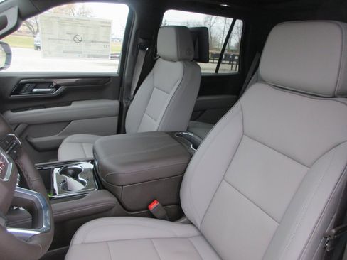 New 2026 GMC Yukon Elevation w/ Elevation Premium Package image 12