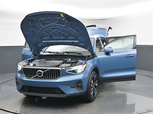 Used 2023 Volvo XC40 B5 Ultimate w/ Protection Package Premier image 59