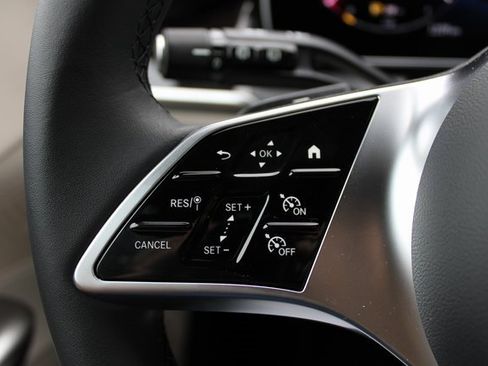 New 2024 Mercedes-Benz GLC 300 4MATIC image 18