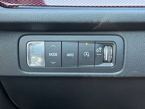Used 2024 Chevrolet Traverse Z71 AWD/4WD image 20