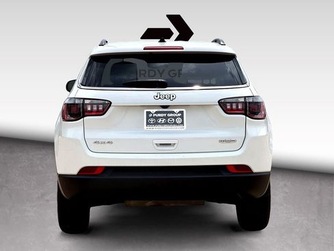 Used 2024 Jeep Compass Latitude AWD/4WD image 7