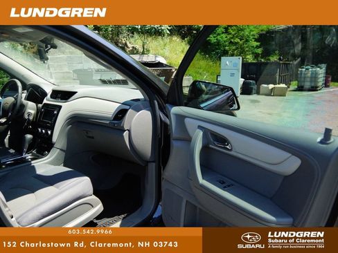 Used 2015 Chevrolet Traverse LT w/ Traveler's Package FWD image 10