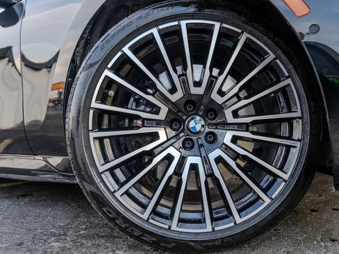 Used 2024 BMW i7 eDrive50 w/ M Sport Package image 32