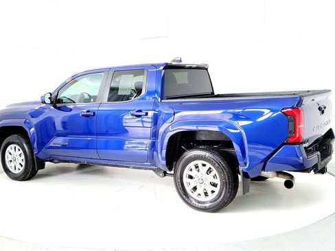 Certified 2024 Toyota Tacoma SR5 image 4