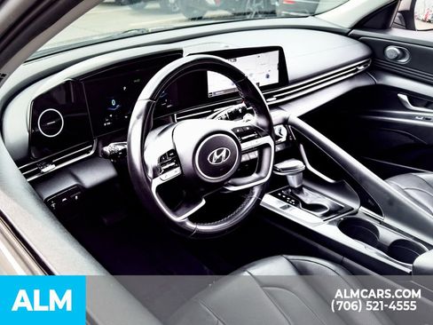 Used 2022 Hyundai Elantra Limited FWD image 10