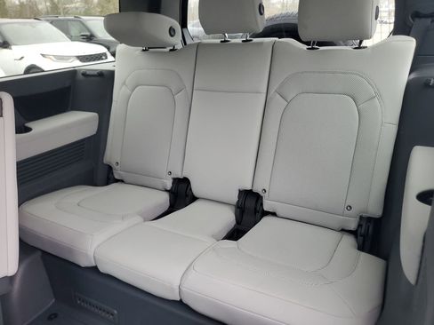 Certified 2025 Land Rover Defender 130 X-Dynamic SE AWD/4WD image 30