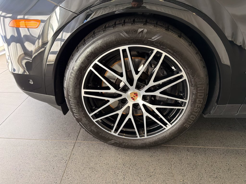 Certified 2026 Porsche Cayenne AWD/4WD image 10