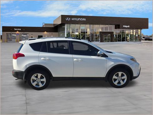 Used 2013 Toyota RAV4 XLE image 6