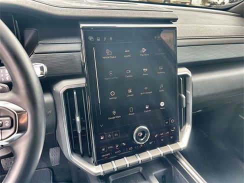 Used 2025 GMC Acadia Elevation image 13