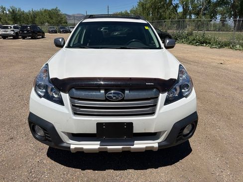 Used 2013 Subaru Outback 3.6R Limited w/ Special Appearance Pkg AWD/4WD image 3