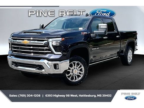 Used 2024 Chevrolet Silverado 2500 LTZ w/ LTZ Convenience Package AWD/4WD image 10