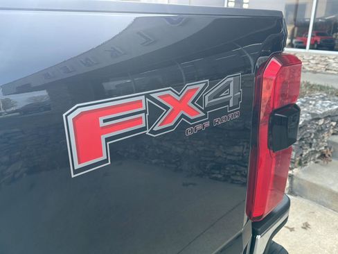 New 2026 Ford F250 Lariat w/ Chrome Package image 7