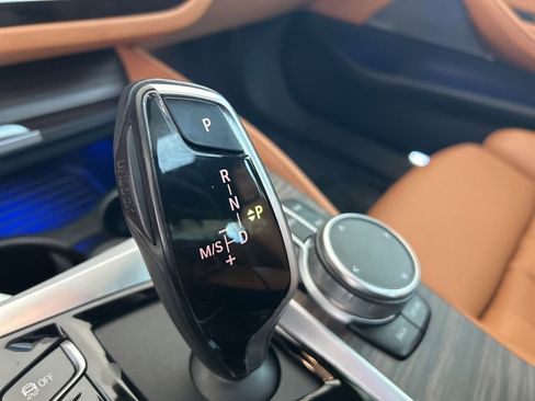 Used 2022 BMW 540i w/ M Sport Package image 8