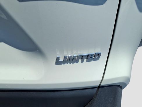 Used 2022 Toyota RAV4 Limited FWD image 10
