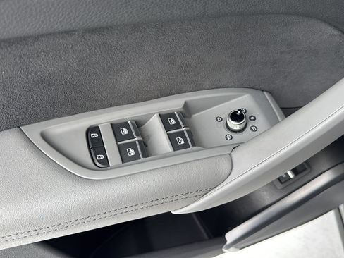 Used 2022 Audi SQ5 Premium Plus image 28