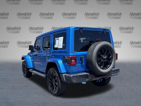 Used 2022 Jeep Wrangler Unlimited Sahara AWD/4WD image 5