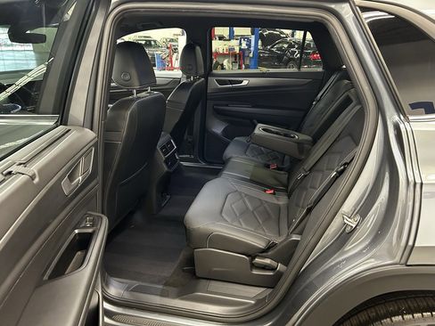 Used 2024 Volkswagen Atlas Cross Sport SE image 15