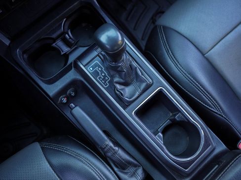 Used 2019 Toyota Tacoma TRD Off-Road w/ Technology Package image 31