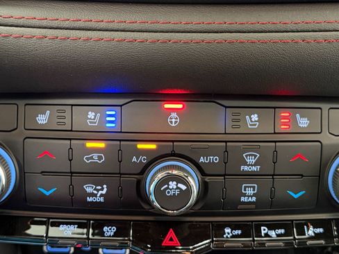Used 2024 Dodge Durango R/T AWD/4WD image 31