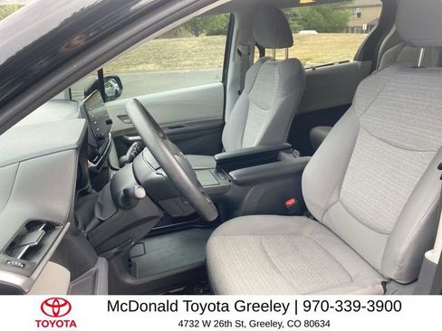 Certified 2023 Toyota Sienna LE FWD image 11