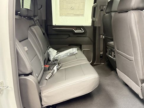 New 2026 GMC Sierra 2500 SLT image 18