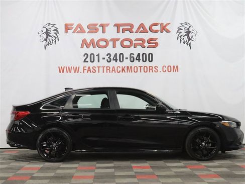 Used 2022 Honda Civic Sport image 4