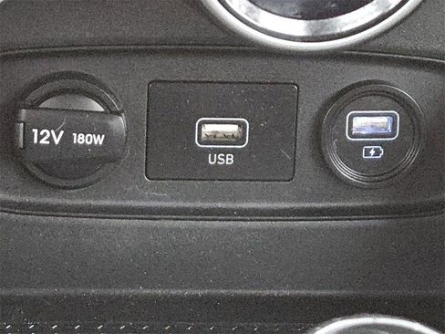 Used 2021 Hyundai Venue SEL w/ Cargo Package image 27