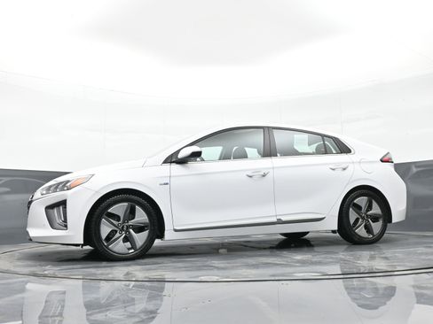 Used 2020 Hyundai Ioniq Limited image 41