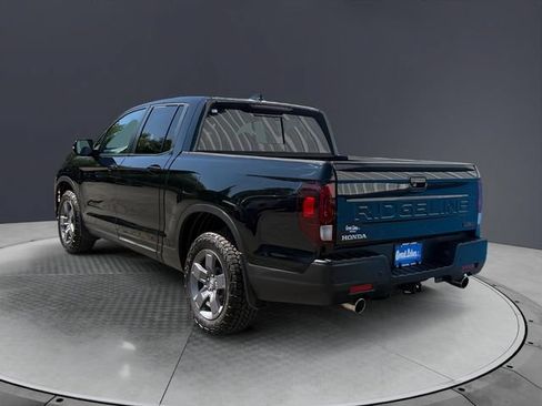 Used 2025 Honda Ridgeline TrailSport image 3