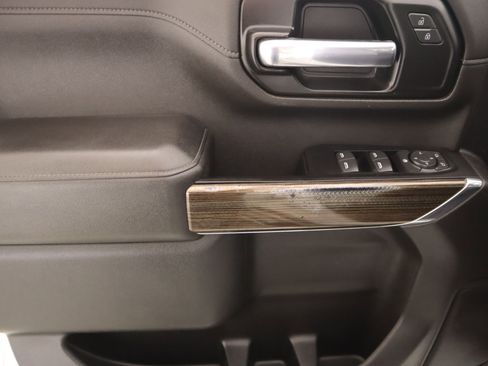 Used 2022 Chevrolet Silverado 2500 LT w/ Convenience Package image 15