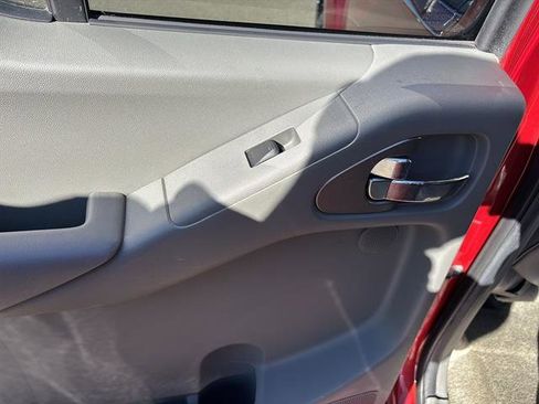 Used 2015 Nissan Frontier SL w/ Moonroof Package image 17