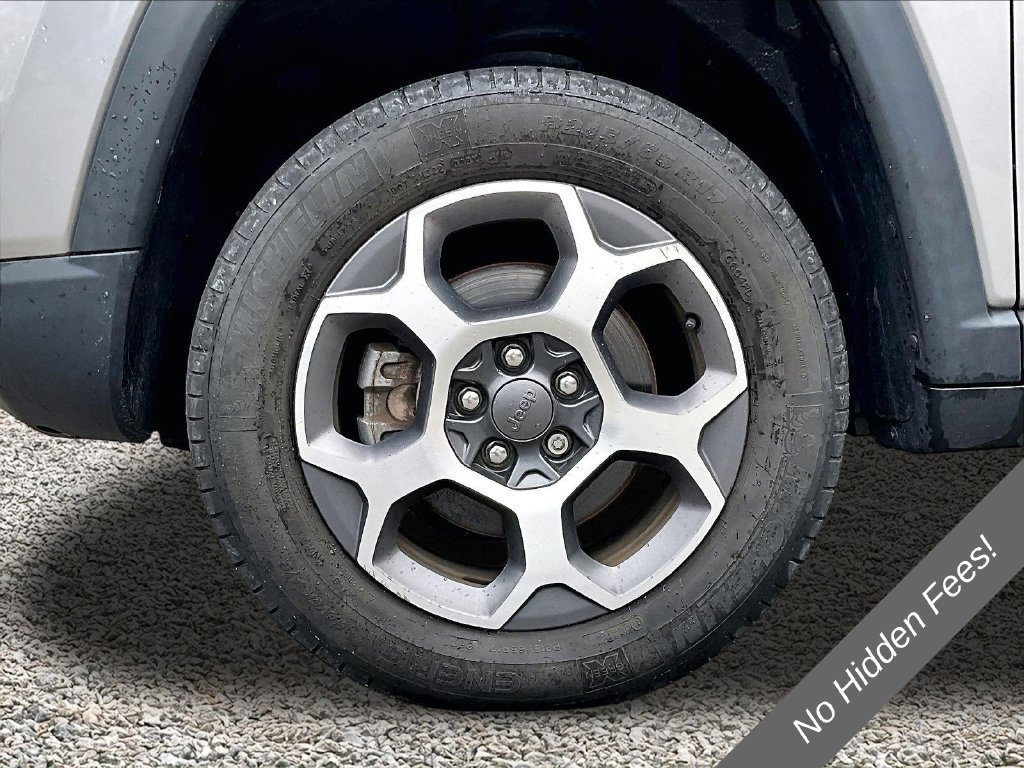 Used 2022 Jeep Compass Trailhawk w/ Trailhawk Convenience Group AWD/4WD image 9