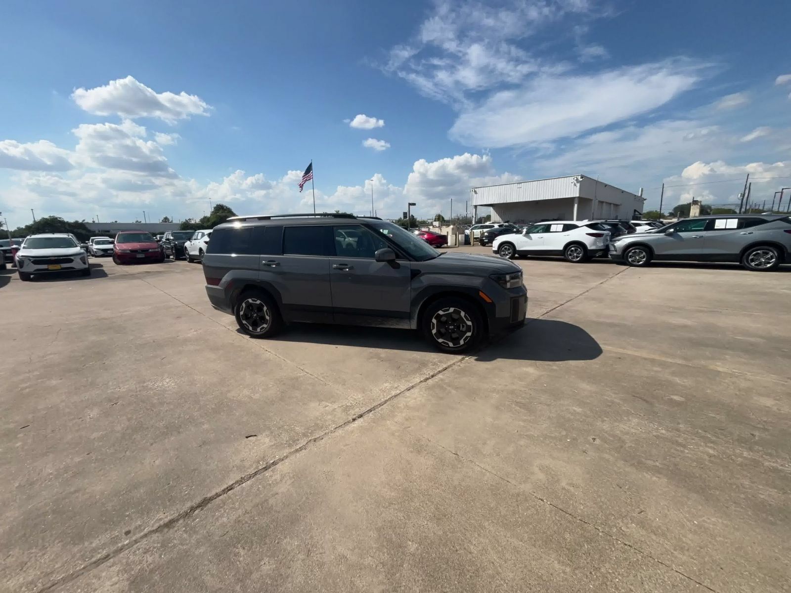 Used 2026 Hyundai Santa Fe SEL FWD image 2