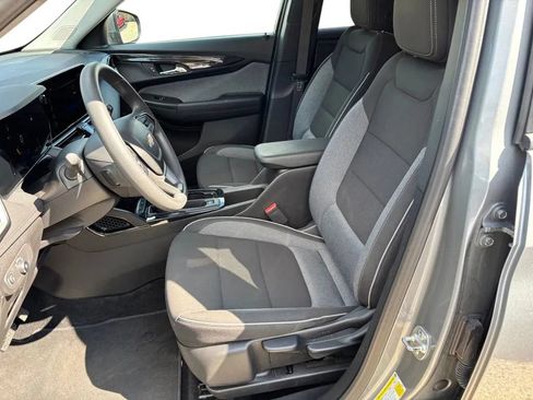 Used 2025 Chevrolet TrailBlazer LT FWD image 22