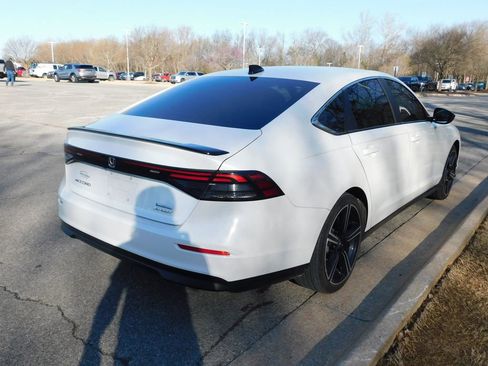 Used 2024 Honda Accord Sport image 4