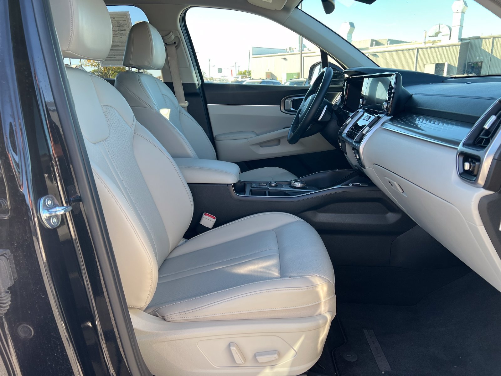 Used 2023 Kia Sorento EX AWD/4WD image 32