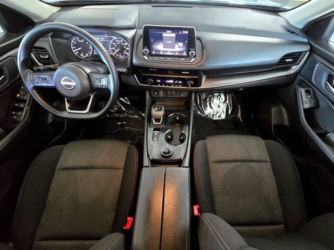Used 2024 Nissan Rogue SV image 9