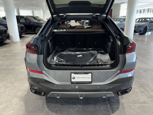New 2026 BMW X6 xDrive40i w/ Climate Comfort Package image 12