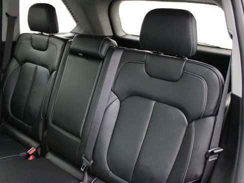 Used 2022 Jeep Grand Cherokee Limited image 17