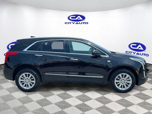 Used 2017 Cadillac XT5 FWD image 2