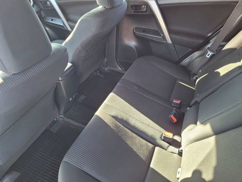 Used 2018 Toyota RAV4 LE w/ All Weather Liner Package FWD image 10