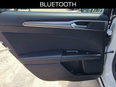 Certified 2017 Ford Fusion SE FWD image 13