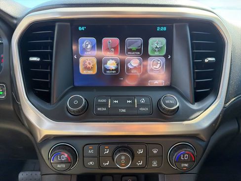 Used 2018 GMC Acadia Denali w/ Technology Package FWD image 45