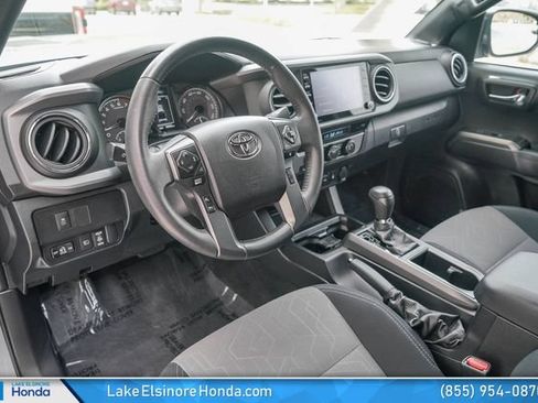 Used 2021 Toyota Tacoma TRD Off-Road w/ Technology Package RWD image 17