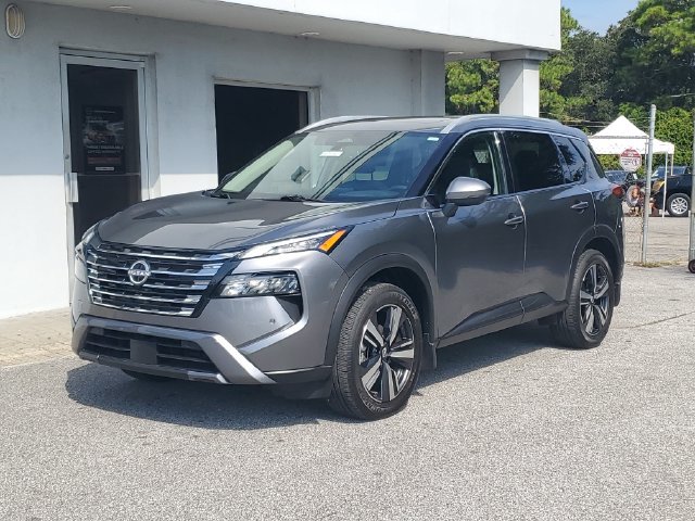 Certified 2025 Nissan Rogue SL w/ SL Premium Package FWD image 13