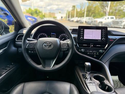 Used 2023 Toyota Camry SE w/ Cold Weather Package FWD image 24
