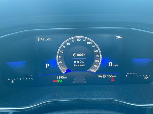 Used 2024 Volkswagen Jetta SE FWD image 2