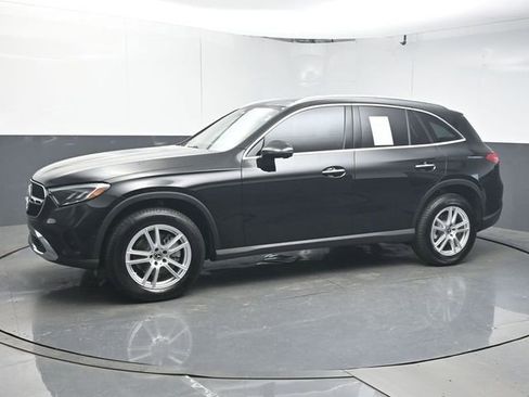 Used 2025 Mercedes-Benz GLC 300 image 4